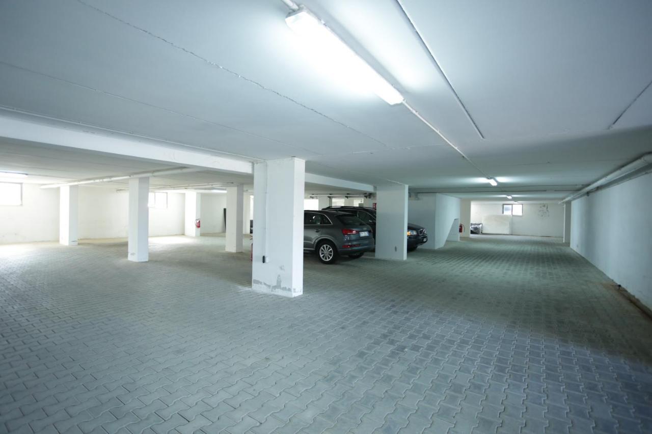 Aparthotel Isa Airport